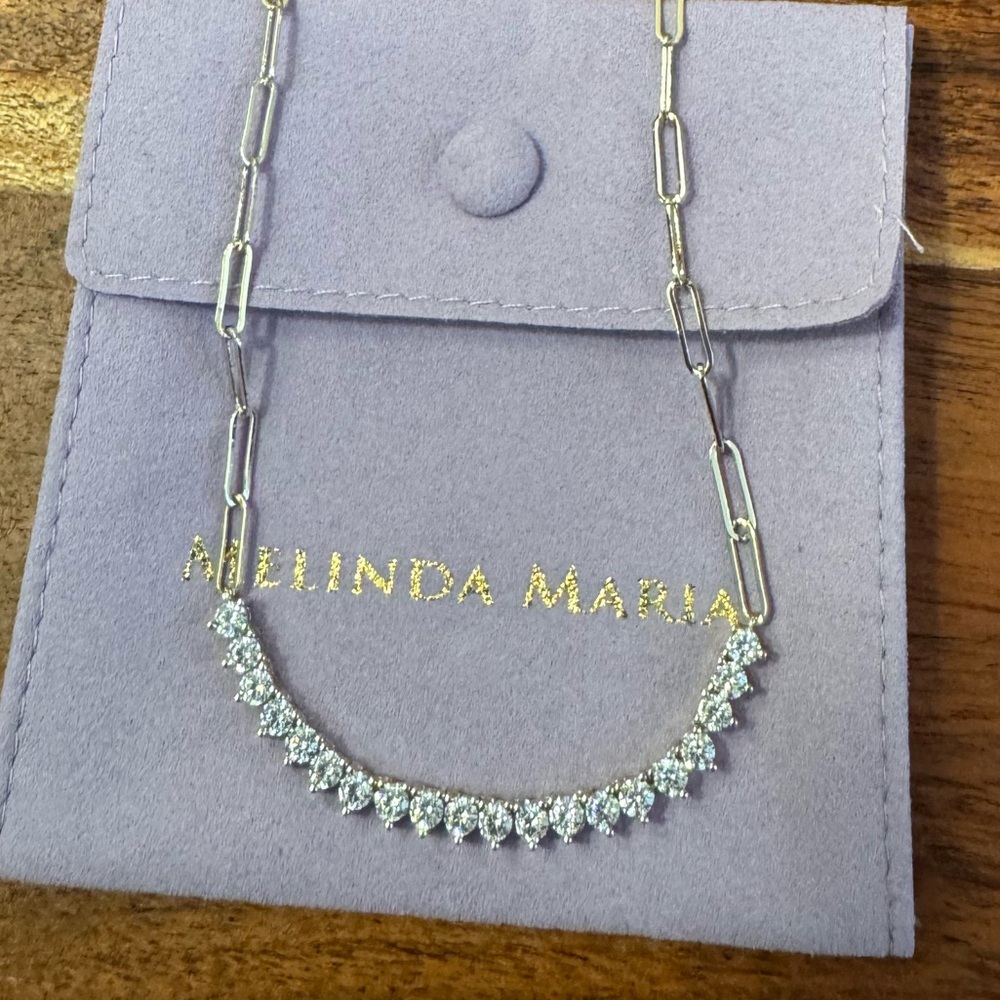 Elegant Gold Necklace with Diamondettes - Picture 8 of 16